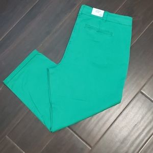 NWT Crown & Ivy Green Capris size 12
